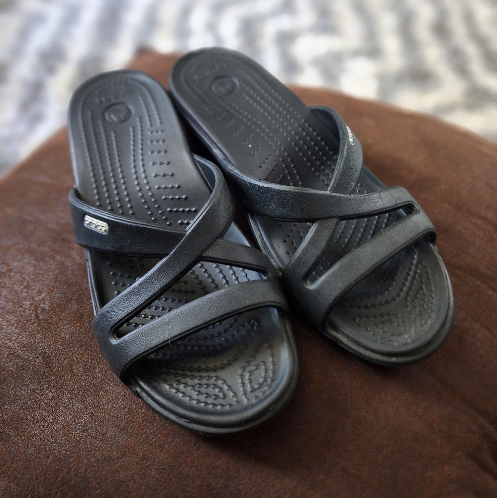 Womens slip on Crocs 8W